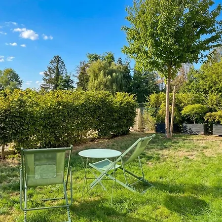 With Terrace And Garden In *