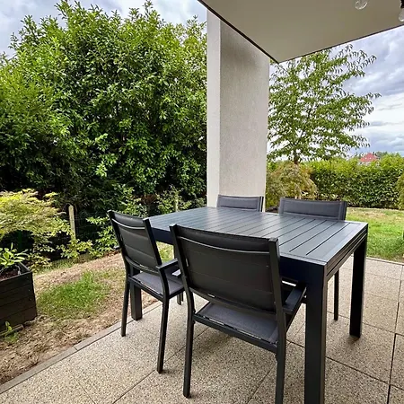 With Terrace And Garden In Appartamento Strasburgo